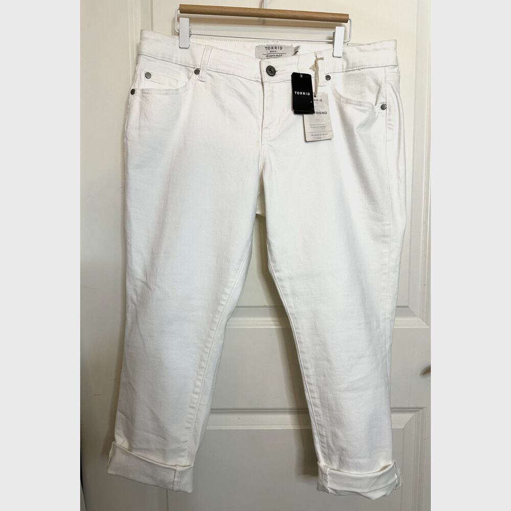 NWT Torrid Boyfriend Jeans Women Curvy Size 12R Rolled Straight Leg Relaxed Fit